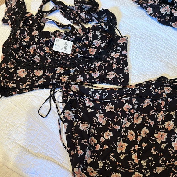 NWT FREE PEOPLE bijou set in black combo - Picture 7 of 13